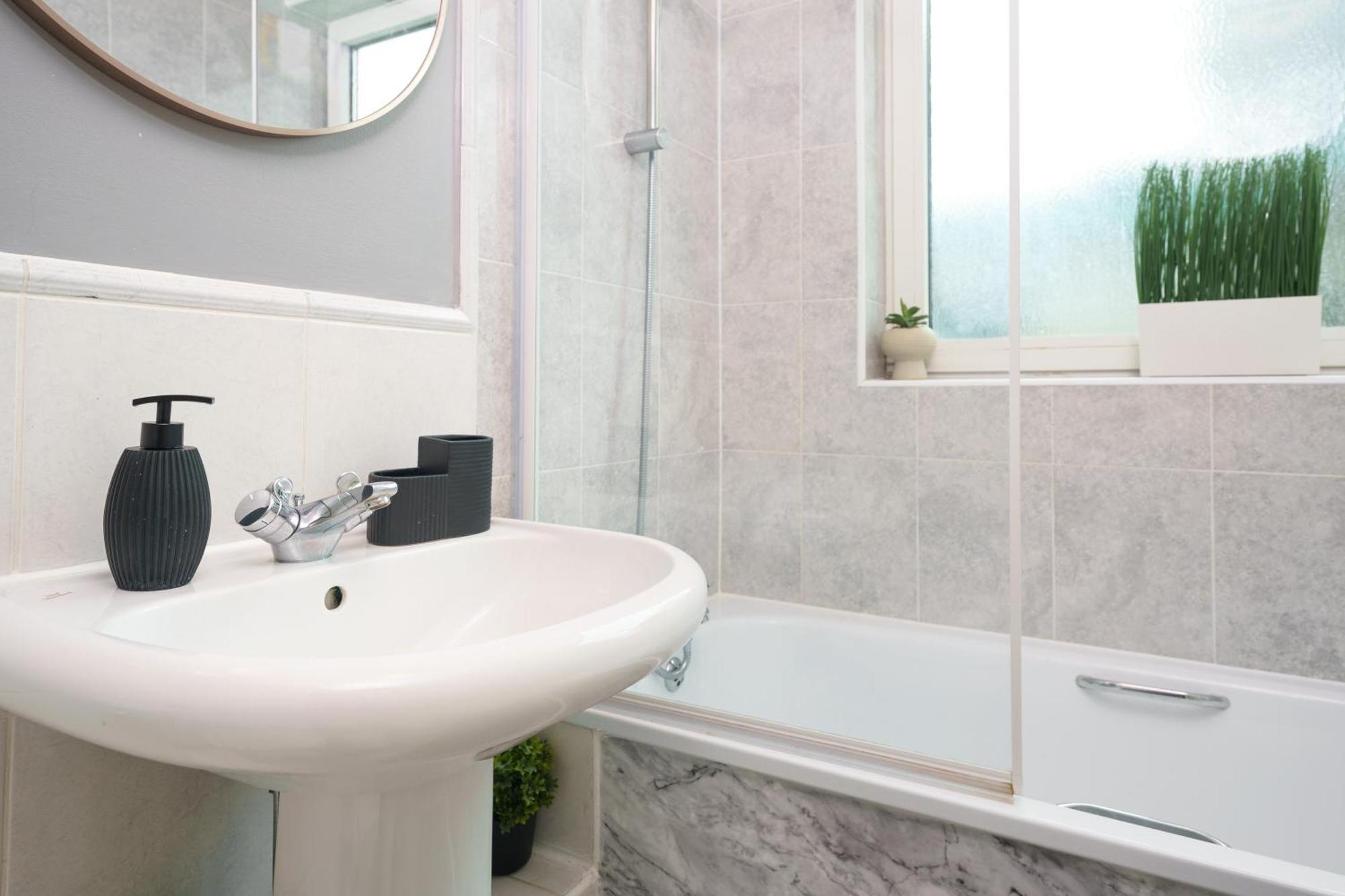 St George Thames Apartment Londres Extérieur photo